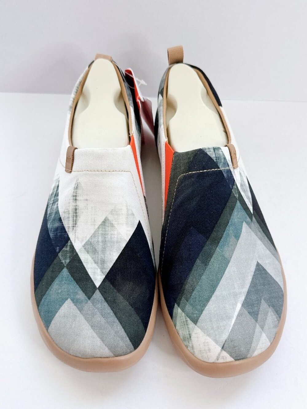 NWT UIN On Point Men’s Size 11 Canvas Slip-On Shoes Geometric Art Comfort Flats